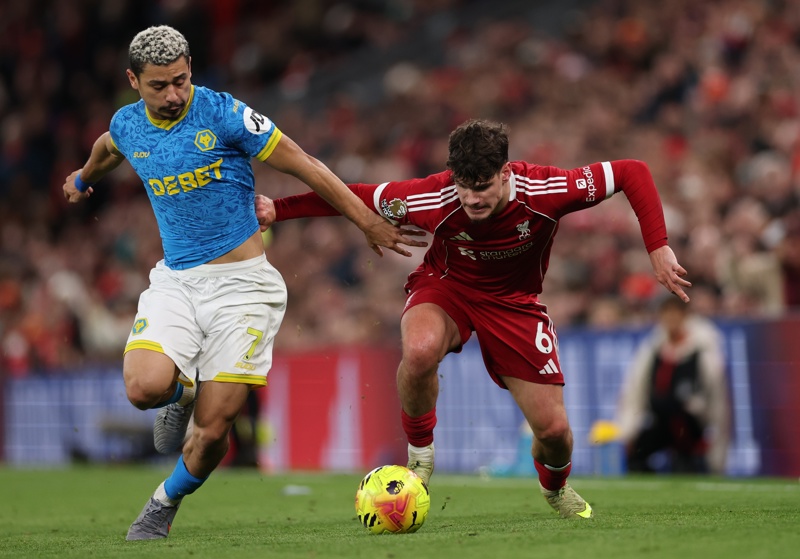 Vuelta a la Vía de la Victoria: Rojazos derrotan al Wolverhampton en un partido emocionante con tres goles.