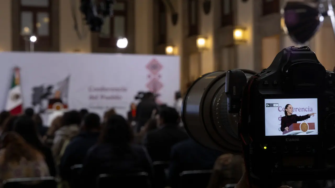 La Economía en Llamas: Sheinbaum Afirma que la Inflación está bajo Control, mientras el Recorte de Tasa por parte de Banxico Genera Alivio para los Consumidores