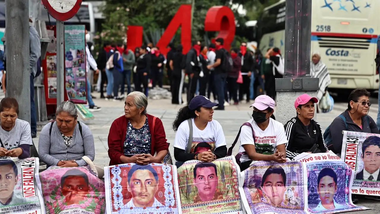 Exigen transparencia: Ejército obligado a revelar archivos secretos del caso Ayotzinapa